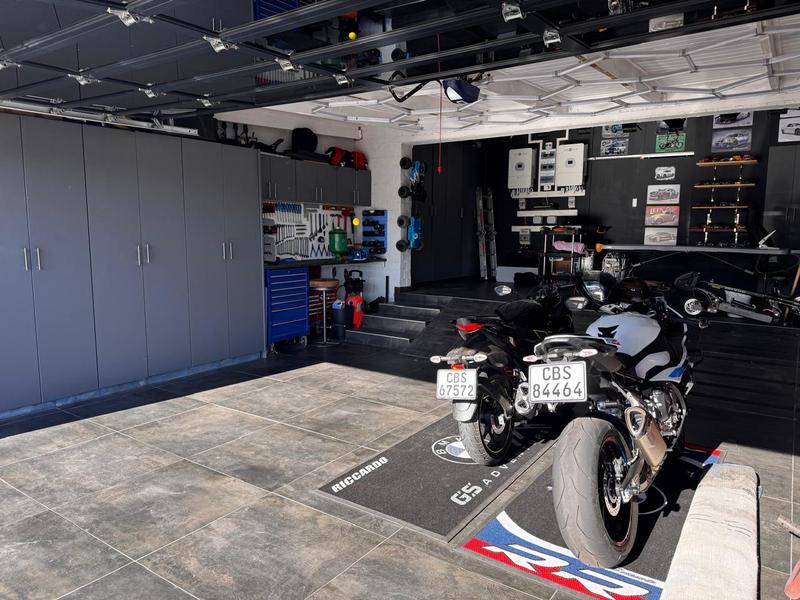 4 Bedroom Property for Sale in Monte Christo Western Cape